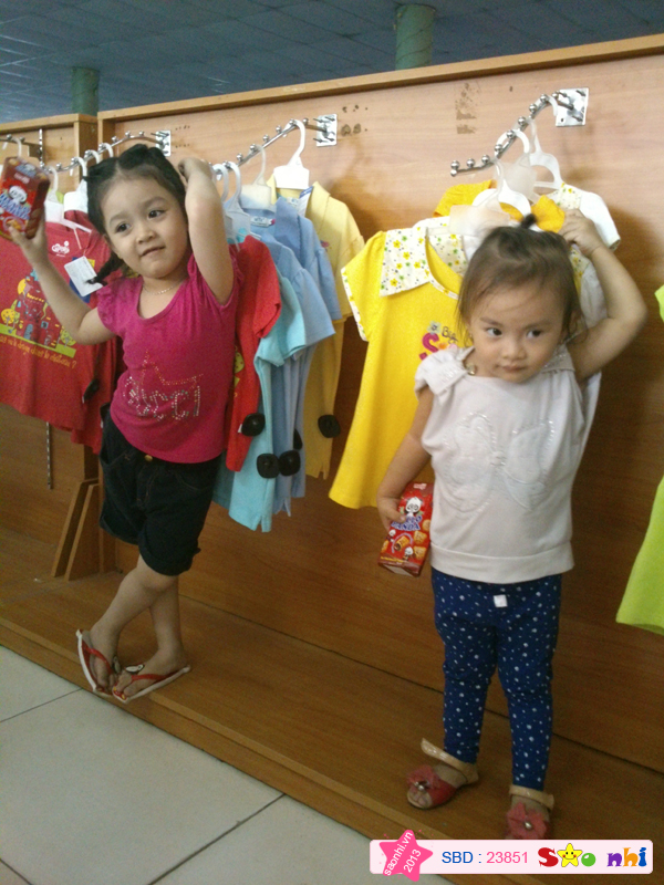 Bé Lê Nguyễn Phương Nghi