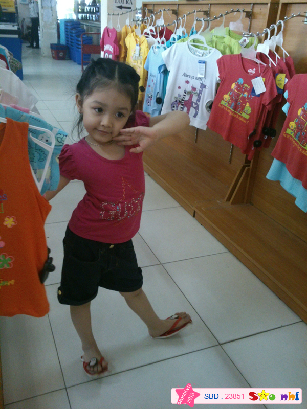 Bé Lê Nguyễn Phương Nghi