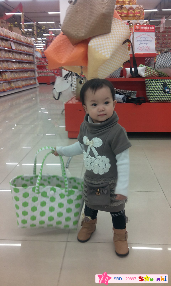 Bé Nguyễn Ngọc Linh Đan