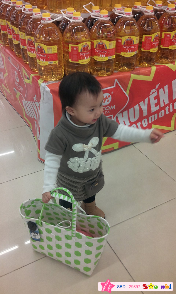 Bé Nguyễn Ngọc Linh Đan