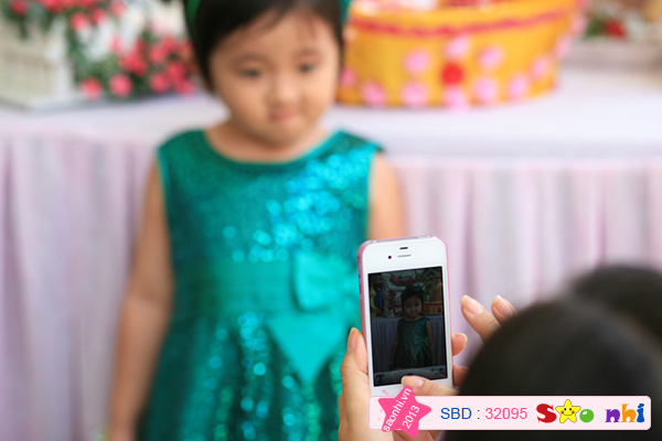 Bé Nguyễn Hiểu Hân