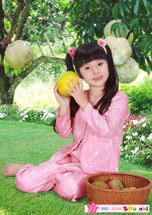 Bé Nguyễn Trần Khánh Linh