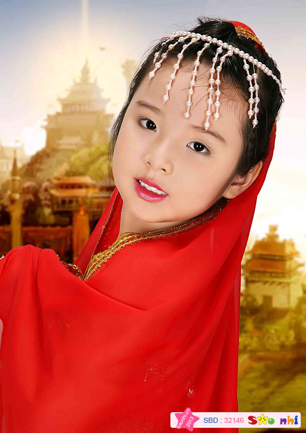 Bé Nguyễn Trần Khánh Linh