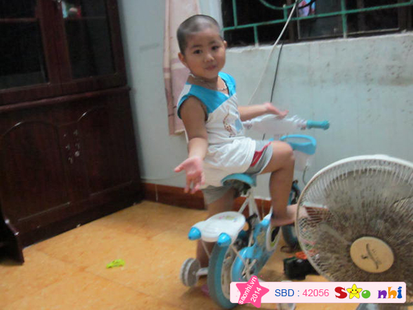 Bé Nguyễn Xuân Bách