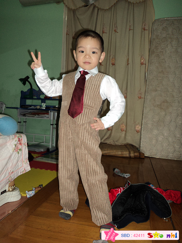 Bé Nguyễn Chí Hưng