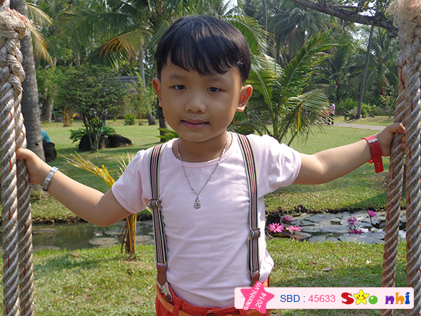 Bé Bùi Nguyễn Gia Huy