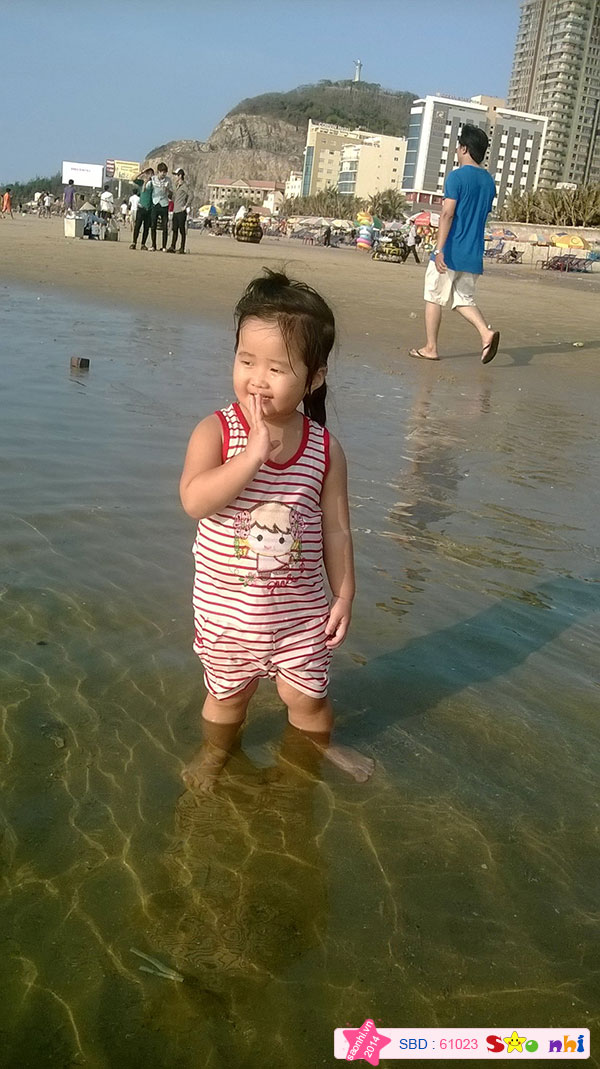 Biển xanh , cát vàng ,Lan Chi  yêu biển lắm ,biển ơi!!!!!!!