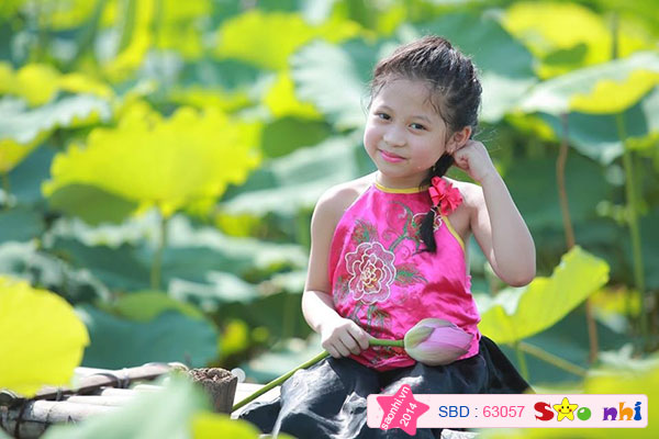 Bé Hoàng Bảo Linh