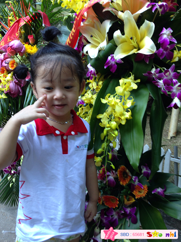 HENA đáng yêu trong ngày khai giảng năm hoc 2014 tại trường Linh Đàm