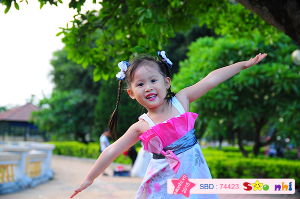 Bé Lê Nguyễn Linh Đan