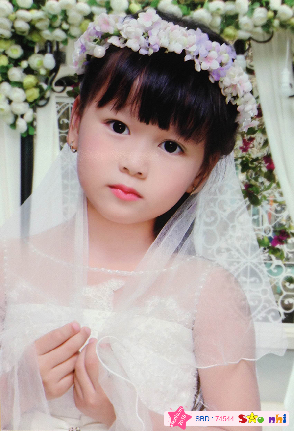 Bé Trần Tuyết Nhi