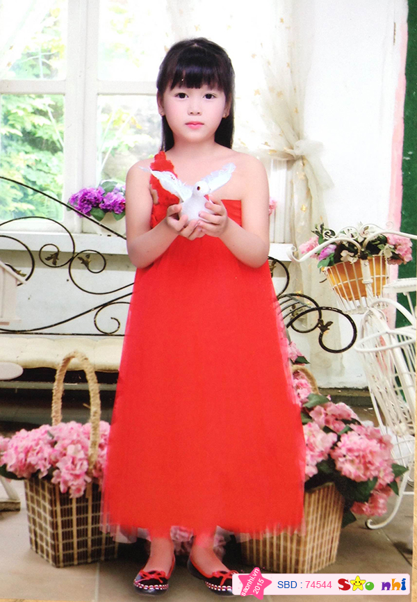 Bé Trần Tuyết Nhi