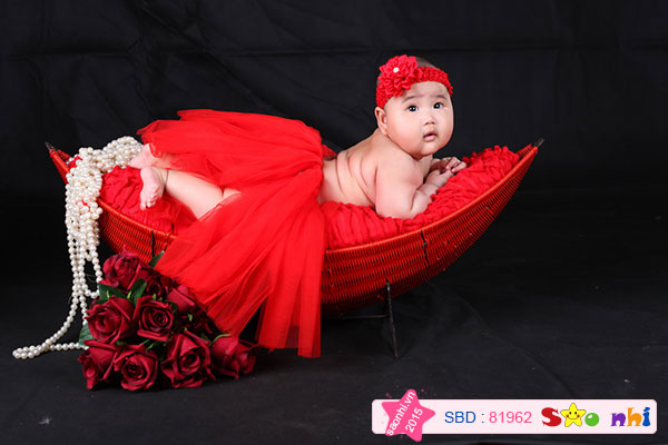 Bé Đoàn Gia Linh
