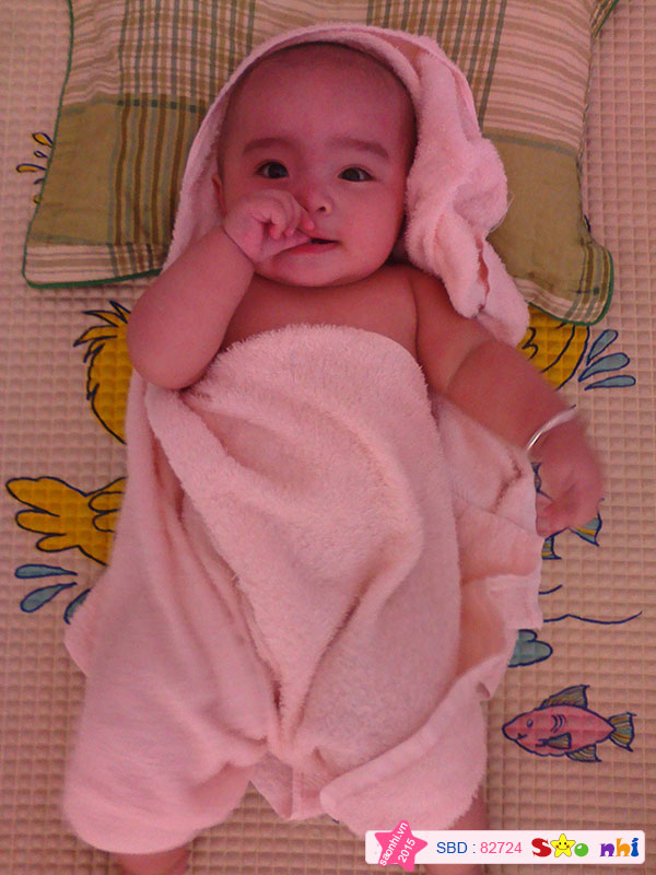 💛❤💛 Mới vừa đc mami tắm rửa sạch sẽ, thơm tho.......Thích thật 💛❤💛 