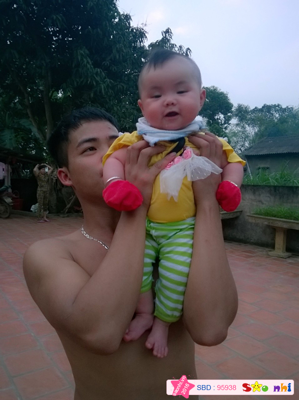 bé Trần Huyền Trang