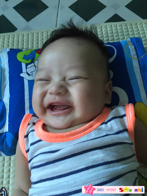 Cười hết ga chơi đùa cùng mami