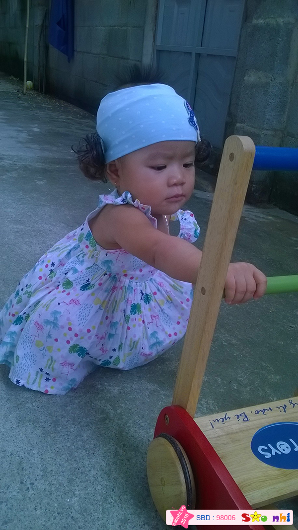 bé ngô thảo nguyên