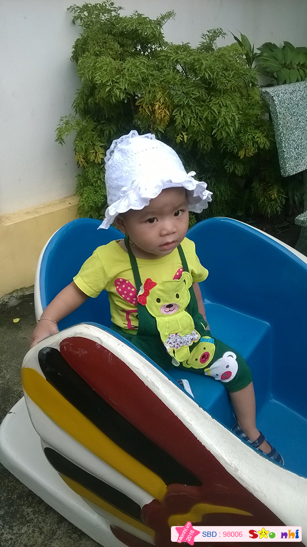 bé ngô thảo nguyên