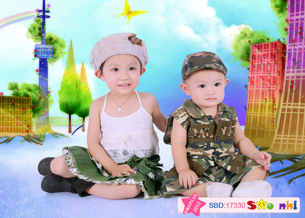rất thương em, nên đi đâu cũng kè kè bên em.